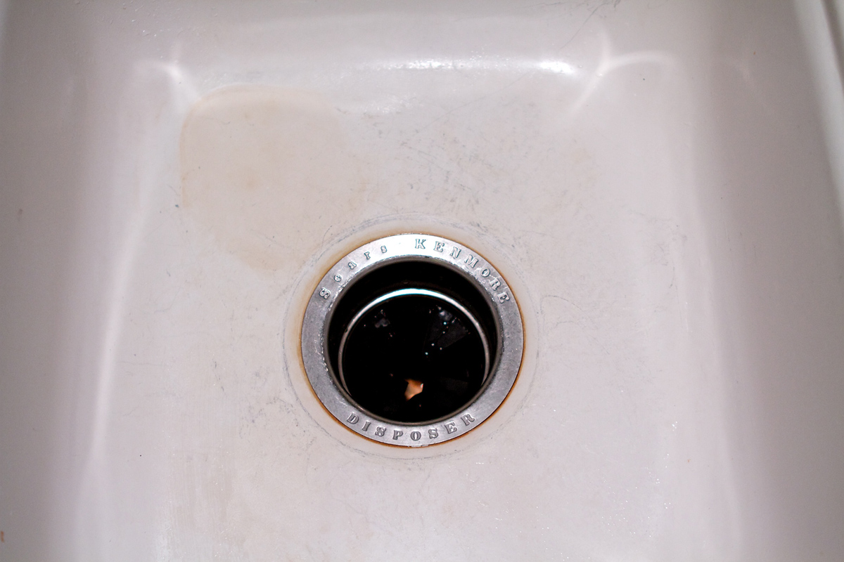 How To Clean A White Porcelain Sink Without Bleach Beth